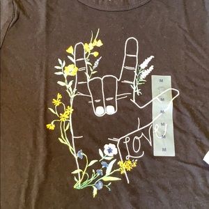Old Navy black T-shirt, love in sign language